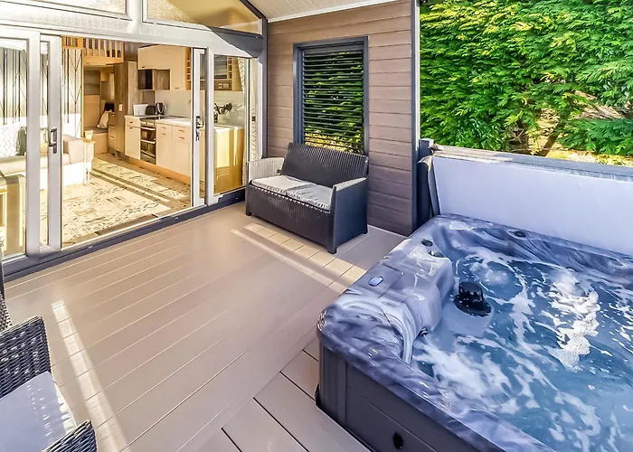 Hotel near College: Heads Of Ayr Holiday Park